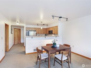 827 Hiawatha Place S 308, Seattle WA 98144