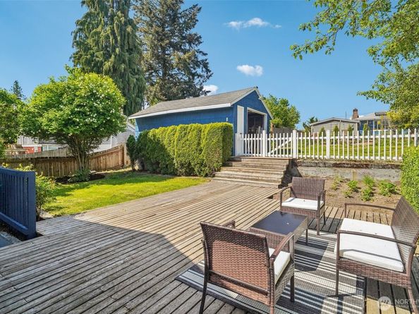 10229 35th Avenue SW, Seattle WA 98146