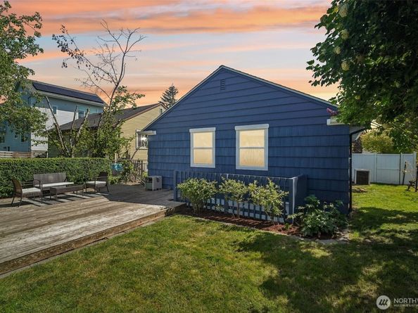 10229 35th Avenue SW, Seattle WA 98146