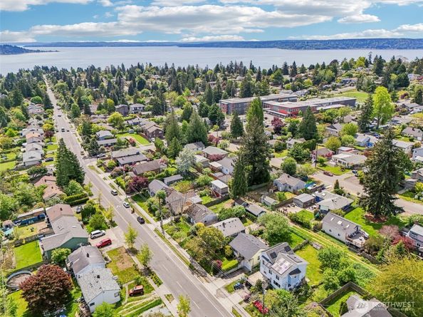 10229 35th Avenue SW, Seattle WA 98146