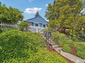 10229 35th Avenue SW, Seattle WA 98146