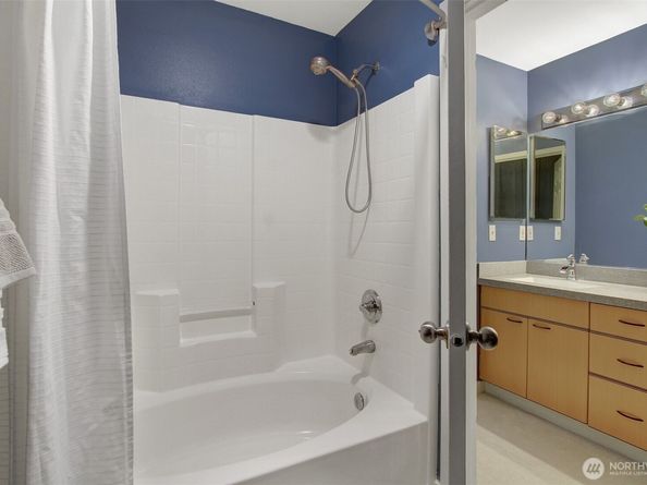 20802 72nd Avenue W 304, Edmonds WA 98026