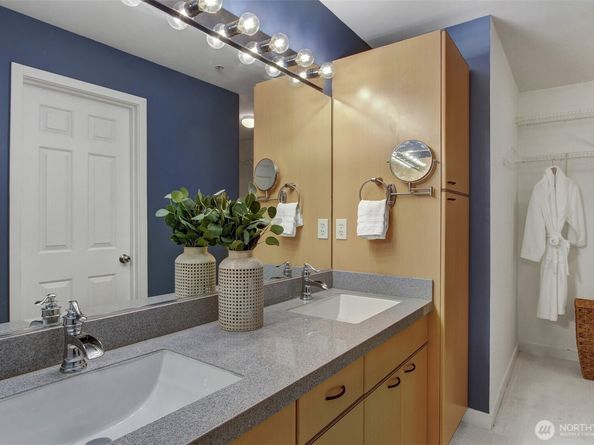 20802 72nd Avenue W 304, Edmonds WA 98026