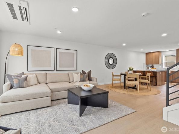 11232 Corliss Avenue N, Seattle WA 98133