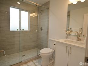 9242 35th Avenue SW, Seattle WA 98126