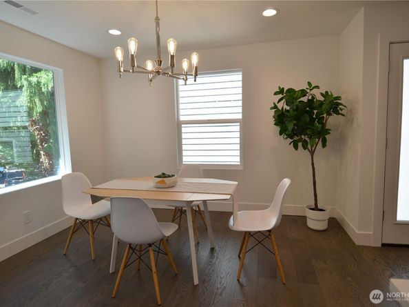 9242 35th Avenue SW, Seattle WA 98126