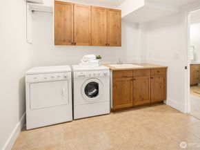 10133 NE 113th Place, Kirkland WA 98033