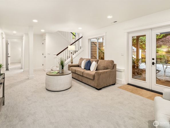 10133 NE 113th Place, Kirkland WA 98033