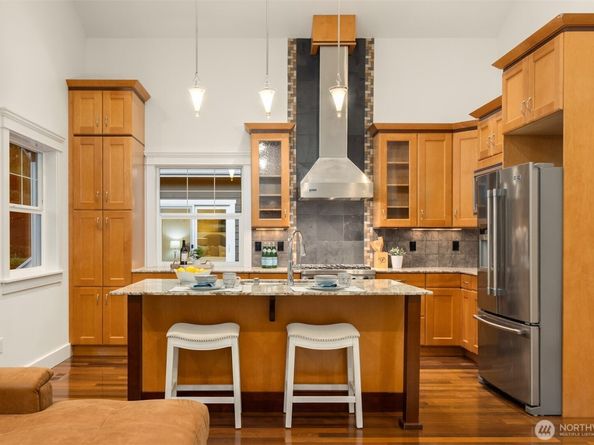 10133 NE 113th Place, Kirkland WA 98033