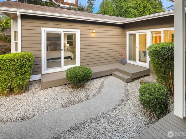 10133 NE 113th Place, Kirkland WA 98033