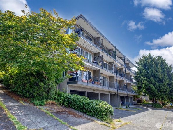 303 N 44th Street 105, Seattle WA 98103