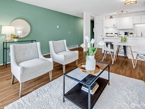 303 N 44th Street 105, Seattle WA 98103