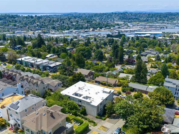 303 N 44th Street 105, Seattle WA 98103