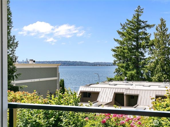 6714 Lake Washington Boulevard NE 4, Kirkland WA 98033