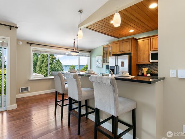 6714 Lake Washington Boulevard NE 4, Kirkland WA 98033