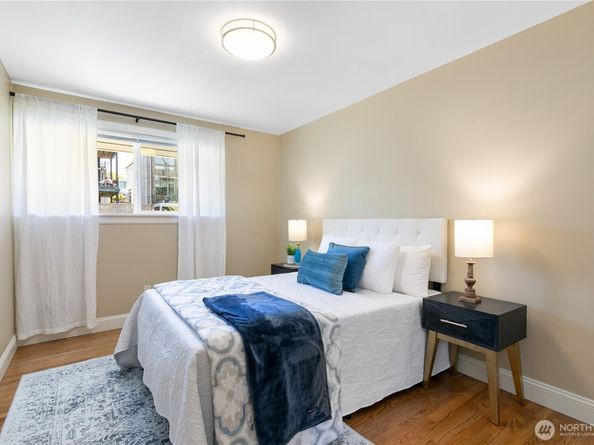 6714 Lake Washington Boulevard NE 4, Kirkland WA 98033
