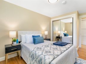 6714 Lake Washington Boulevard NE 4, Kirkland WA 98033