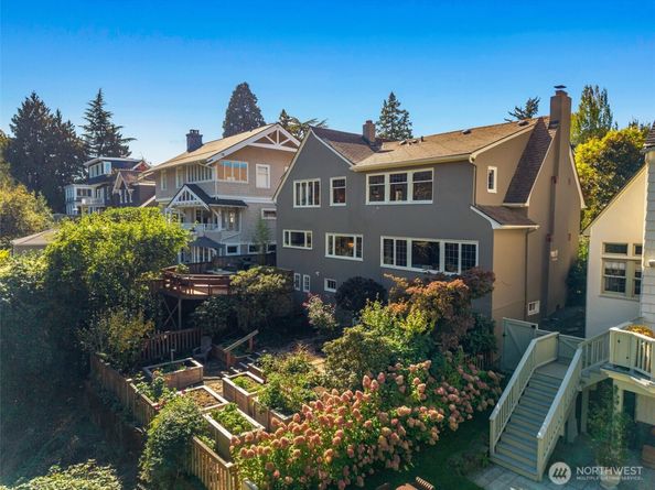 2324 34th Avenue S, Seattle WA 98144