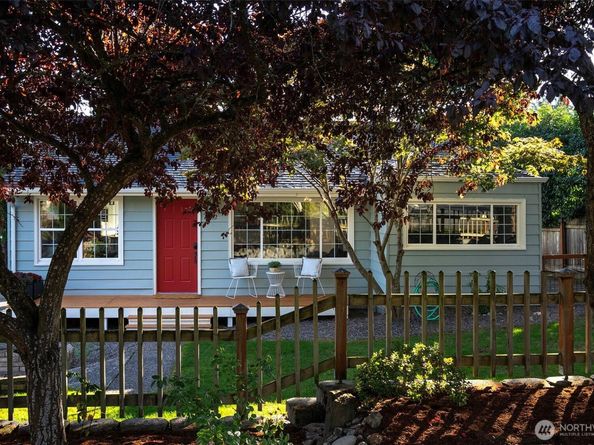 9512 40th Avenue NE, Seattle WA 98115