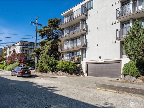 550 Aloha Street 201, Seattle WA 98109