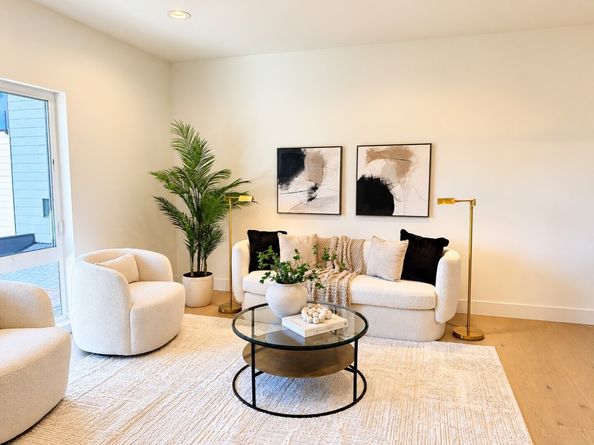 4930 43rd Avenue S A, Seattle WA 98118