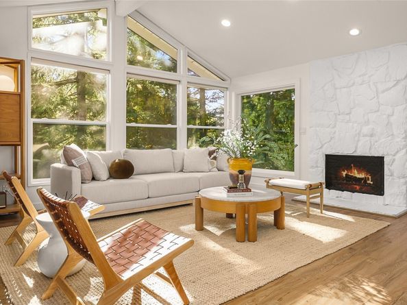 21810 NE 16th Street, Sammamish WA 98074