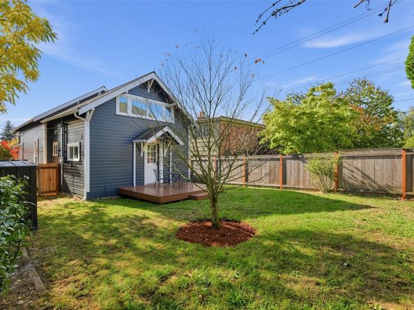852 NW 62nd Street, Seattle WA 98107