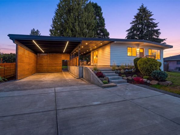 17028 Larch Way, Lynnwood WA 98037