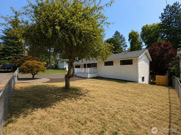 2502 202nd Place SW, Lynnwood WA 98036