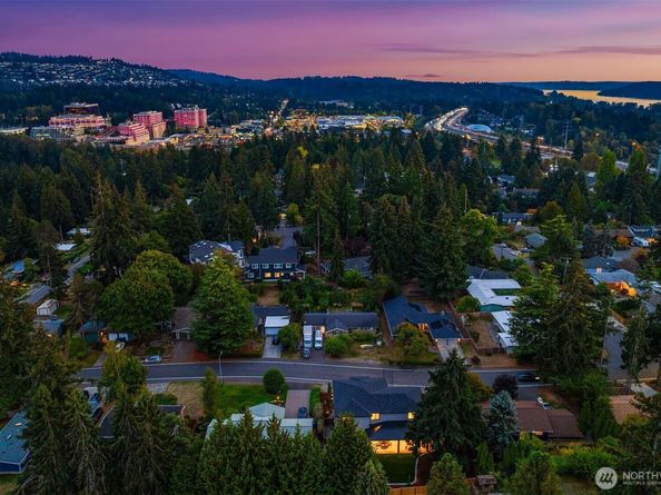 12622 SE 27th Street, Bellevue WA 98005