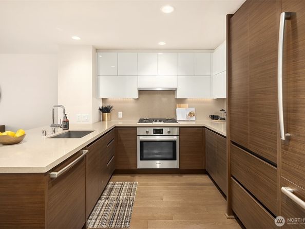 583 Battery Street 516N, Seattle WA 98121