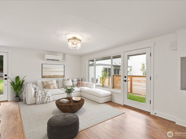 10328 Ashworth Avenue N, Seattle WA 98133