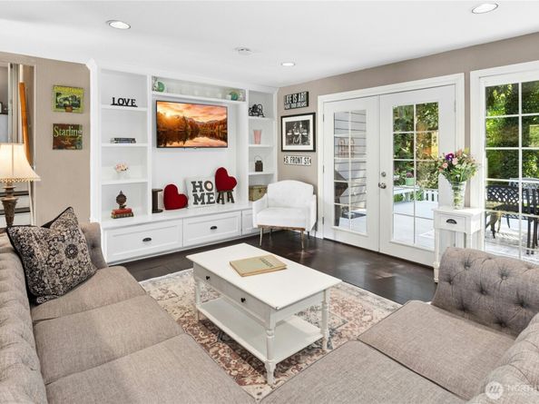 860 Valley View Place SW, Issaquah WA 98027