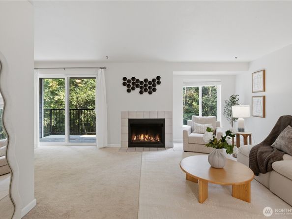 12611 109th CT NE J202, Kirkland WA 98034