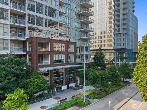588 Bell Street 614S, Seattle WA 98121