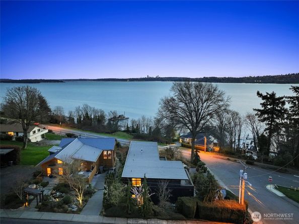 919 6th Street W, Kirkland WA 98033