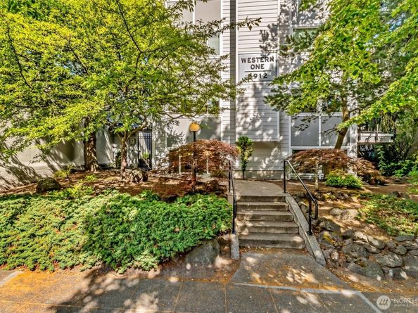 5912 California Avenue SW 102, Seattle WA 98136