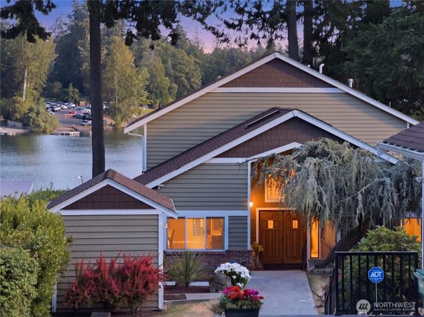 2529 S 304th Street, Federal Way WA 98003