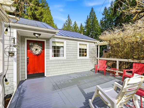 16714 SE Newport Way, Bellevue WA 98006