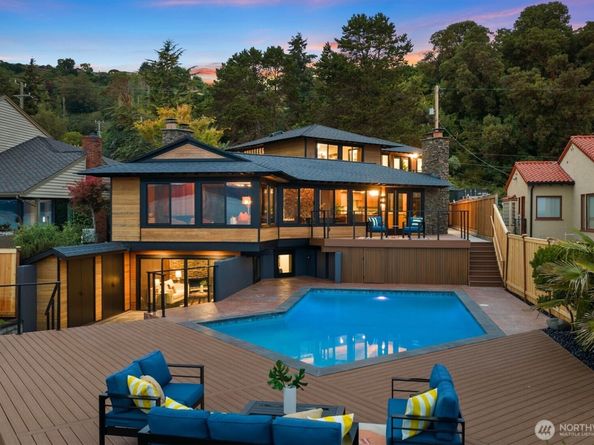 11213 Arroyo Beach Place SW, Seattle WA 98146