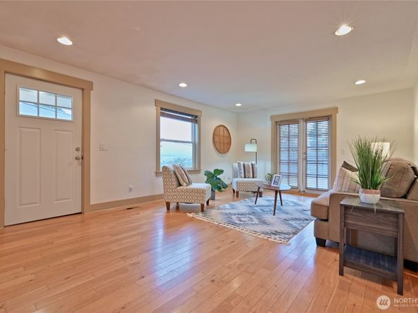 2134 E 14th Street, Bremerton WA 98310