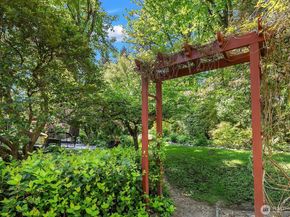200 154th Place SE, Bellevue WA 98007