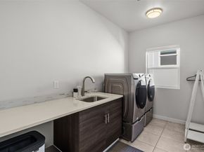 2627 SW 100th Street, Seattle WA 98146
