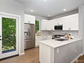 18028 10th Avenue NE F, Shoreline WA 98155