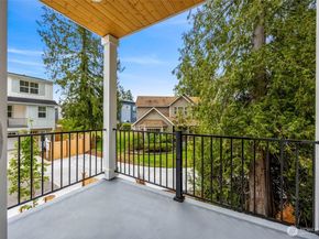 9 160th Place SE, Bothell WA 98012