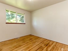 759 3rd Avenue N, Kent WA 98032