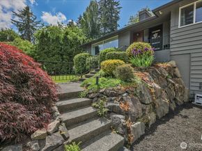 829 Maplewood Avenue, Kent WA 98030