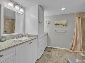 829 Maplewood Avenue, Kent WA 98030