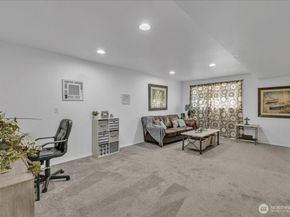 829 Maplewood Avenue, Kent WA 98030