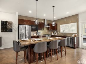 998 NE High Street 12, Issaquah WA 98029
